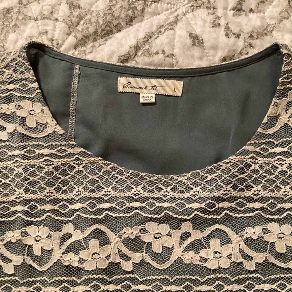 Lace 3/4 sleeve shirt